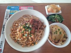 辣肉丁拌米线-老妈米线(港龙店)