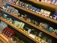 零售区-星巴克臻选(深圳罗湖万象城店)