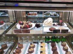 面包甜点陈列柜-GODIVA(国际金融中心店)