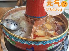 -毛辣果·贵州红酸汤牛肉火锅(西单店)