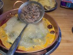 -洱火云南酸菜牛肉火锅(石景山当代商城店)