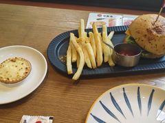 -必胜客(上海华谊新所店)