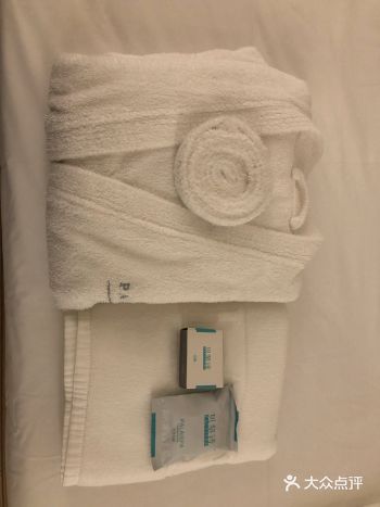 和贝黎诗的爱恨情仇仍未结束… 能有此续，还是因为爱着吧…