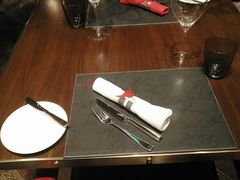 -恰餐厅及酒吧 CHAR Bar & Grill (北京丽都皇冠假日店)