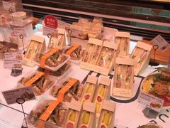 -巴黎贝甜(大宁国际商业广场店)