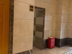 -上海南新雅皇冠假日酒店-停车场