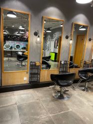 -时尚殿堂明星门店