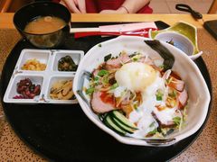 烤牛肉盖饭定食-料理茶屋 花さがみ