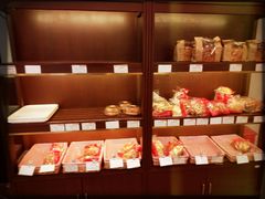 -红宝石·鲜奶小方·海派西点房(南丹店)