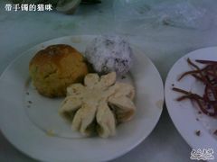 甘露酥，麒麟酥和六瓣酥-老磁器口豆汁店(天坛店)
