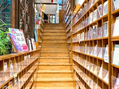 -猫的天空之城概念书店(苏州平江店)