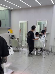 -PE SALON