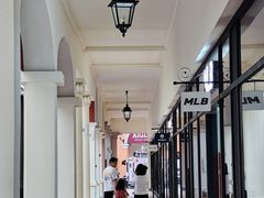 -佛罗伦萨小镇广佛名品奥特莱斯(疏港路店)