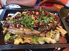 -小雷家烤鱼家常菜