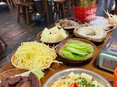 -黔有有贵州酸汤夺夺粉火锅(五味十字店)