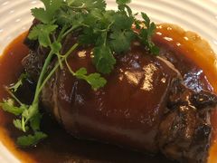 红扒肘子-鹊华居·地道鲁菜·海鲜·融合味(大明湖店)