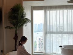 -芷迹江景酒店(五一广场汇景城店)