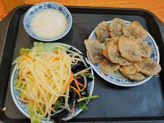 炸灌肠的蒜汁-门框胡同百年卤煮(新街口店)