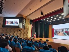 -上海师范大学附属中学(三林校区)