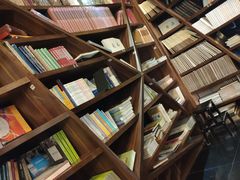 -钟书阁(松江泰晤士小镇店)