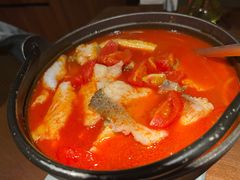 酸汤鱼-肆海小川菜酒馆Wine Bistro (青年路店)