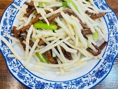 毛草根炒肉丝-老味道1992(武当山店)