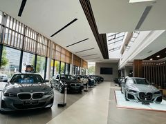 -上海宝信宝马4S店