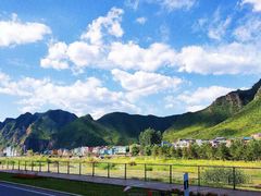 -百里峡七彩艺术小镇