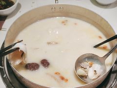 -洪氏嗨捞·广东猪肚鸡·椰子鸡火锅(西咸万象城店)