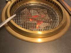 -铭牛烧肉·和牛海鲜自助(高新月牙湖店)