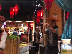 -老滇山寨•云南特色菜•地方菜•民族风情歌舞表演(金碧店)