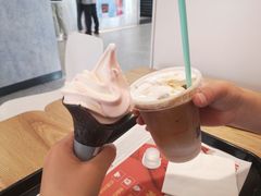 榛果风味冰拿铁-肯德基(丽水万地店)