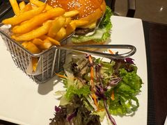 -三亚湾海居雅高铂尔曼度假酒店