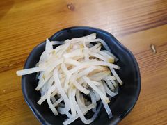 -丽虹云南过桥米线(兴工街店)