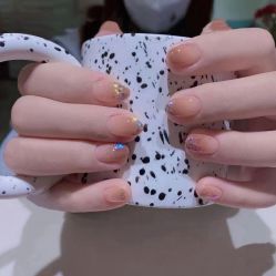 -悦指间美甲美睫