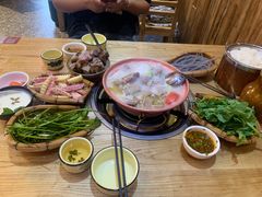-阿婆情腊排骨火锅(金虹路店)