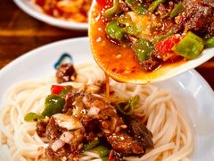-歹歹的加个面过油肉拌面
