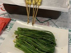 脆嫩韭菜花-七个烧烤·武汉大排档(翻身店)