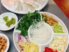 -官塘陈记鱼生·潮汕砂锅粥·牛肉火锅(潮枫路总店)