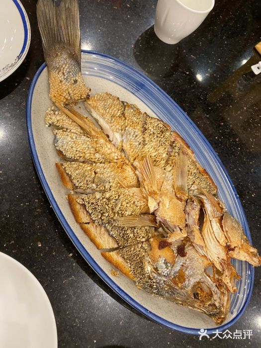 鲁菜根·泰山菜(普照店)蒜香鲈鱼图片