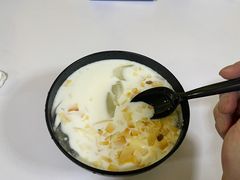 -志龙皇冠吃货椰子铺