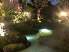 -Chom Cafe and Restaurant