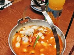 -老滇山寨•云南特色菜•地方菜•民族风情歌舞表演(金碧店)