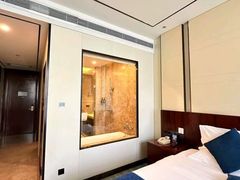 -蓝蔻酒店(深圳东站布吉万象汇店)