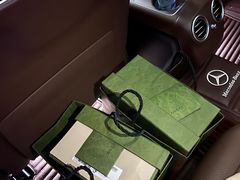 -Gucci(重庆IFS店)