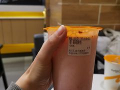 莓莓酸奶-CoCo都可(汇金大润发店)