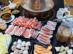 -果松木炭酸菜铜火锅·外婆参鸡汤