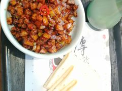 澳洲牛肉粒配薄饼-嘉良驿园·江南雅宴(旗舰店)