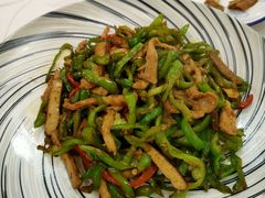 青椒干子肉丝-新东新.融合菜