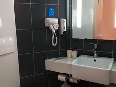 -汉庭(上海第六医院柳州路店)
